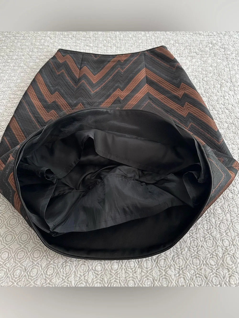 Akris Punto Copper Black Gray A-Line Skirt Herringbone Chevron Jacquard Size 6